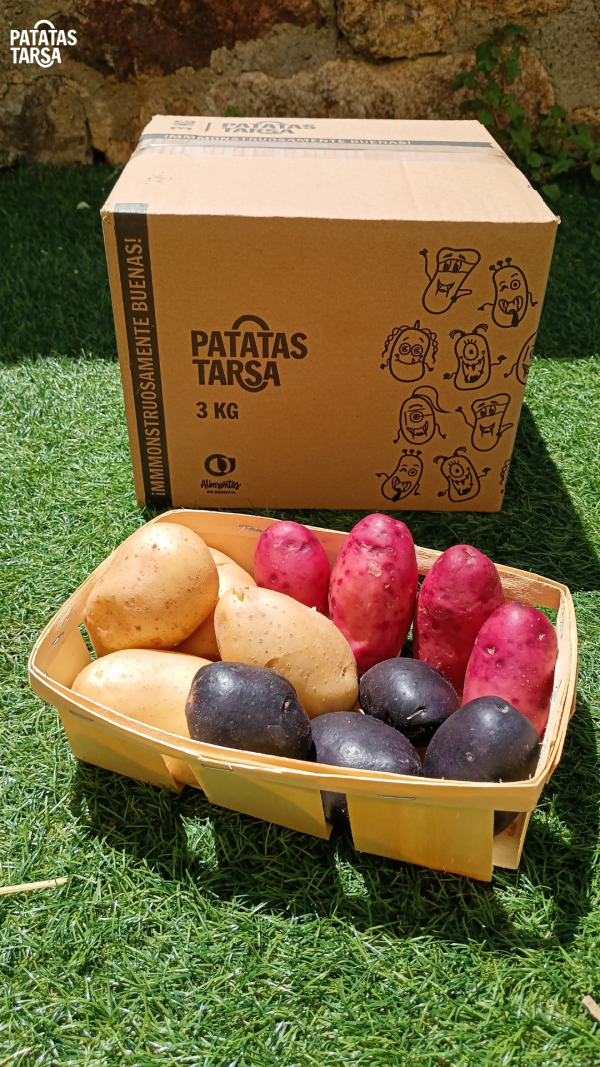 Caja experiencia de Patatas Tarsa con patata amarilla, rosa y violeta con historia