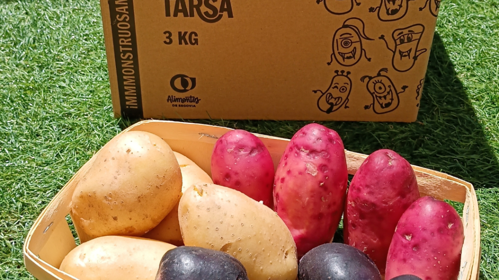 Caja experiencia de Patatas Tarsa con patata amarilla, rosa y violeta con historia y emprendimiento rural